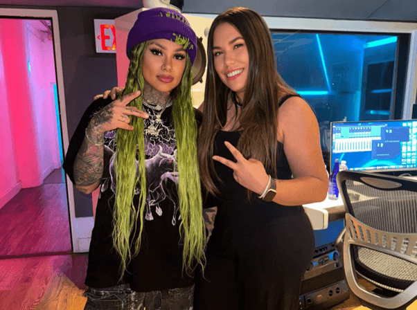 Kimberly Bedoya: La Latina que Está Transformando la Industria Musical Global