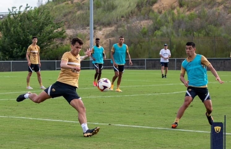 Los Pumas de la UNAM entrenan a su máximo en San Antonio, Texas.