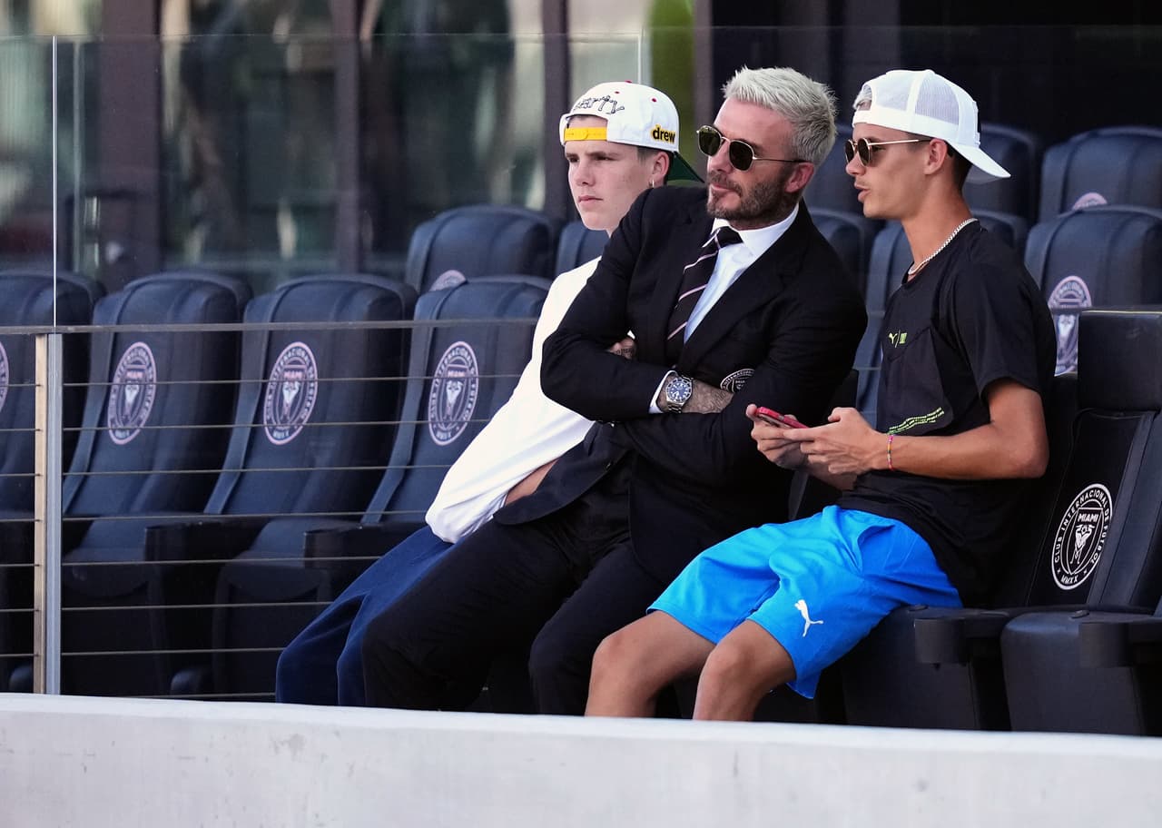 En Fort Lauderdale, David Beckham y sus hijos Cruz y Romeo disfrutaron del partido entre Inter Miami CF y Nashville SC.
<br>