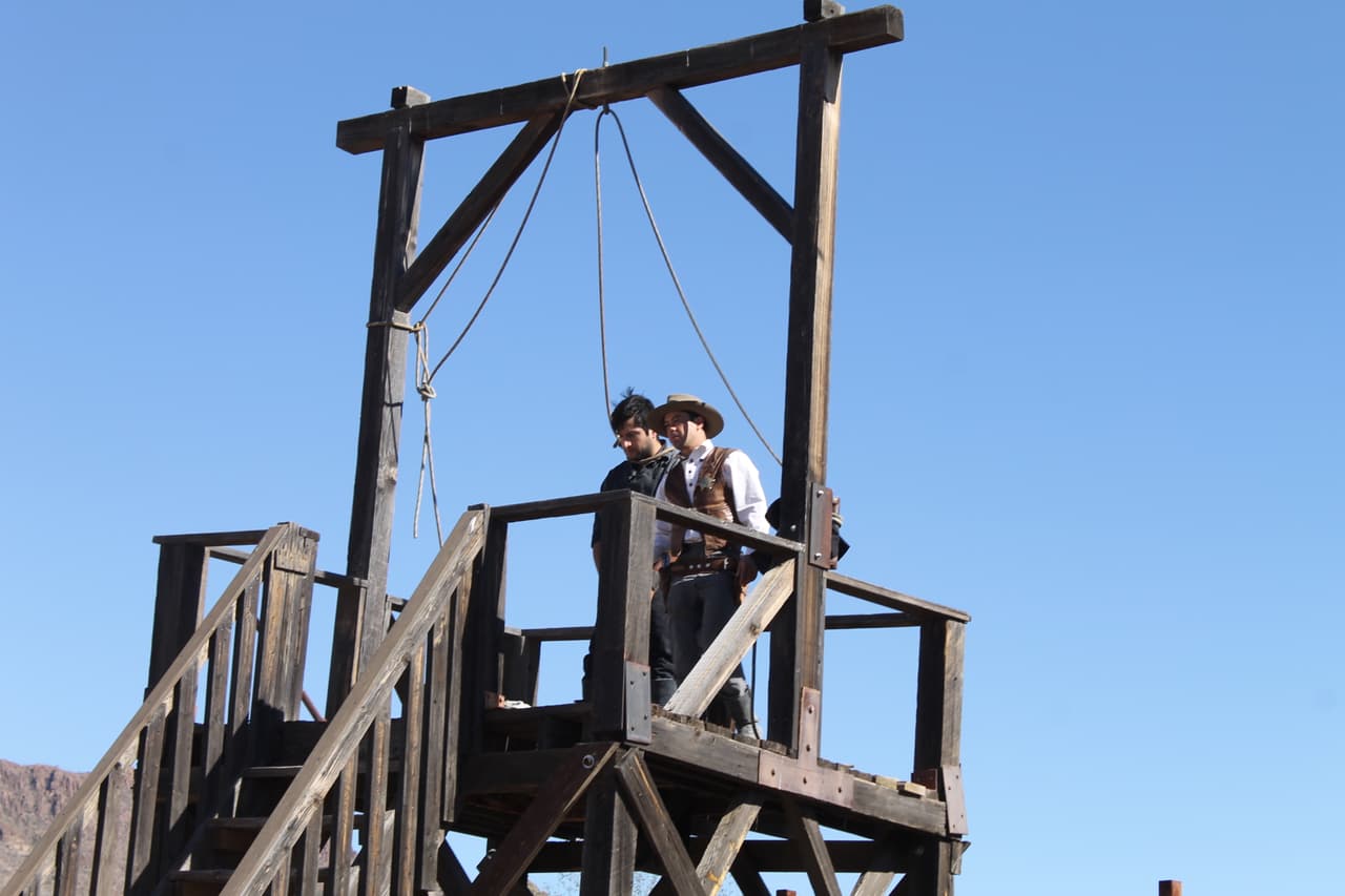 Escena de uno de los shows cuando un hombre es enviado a la horca.