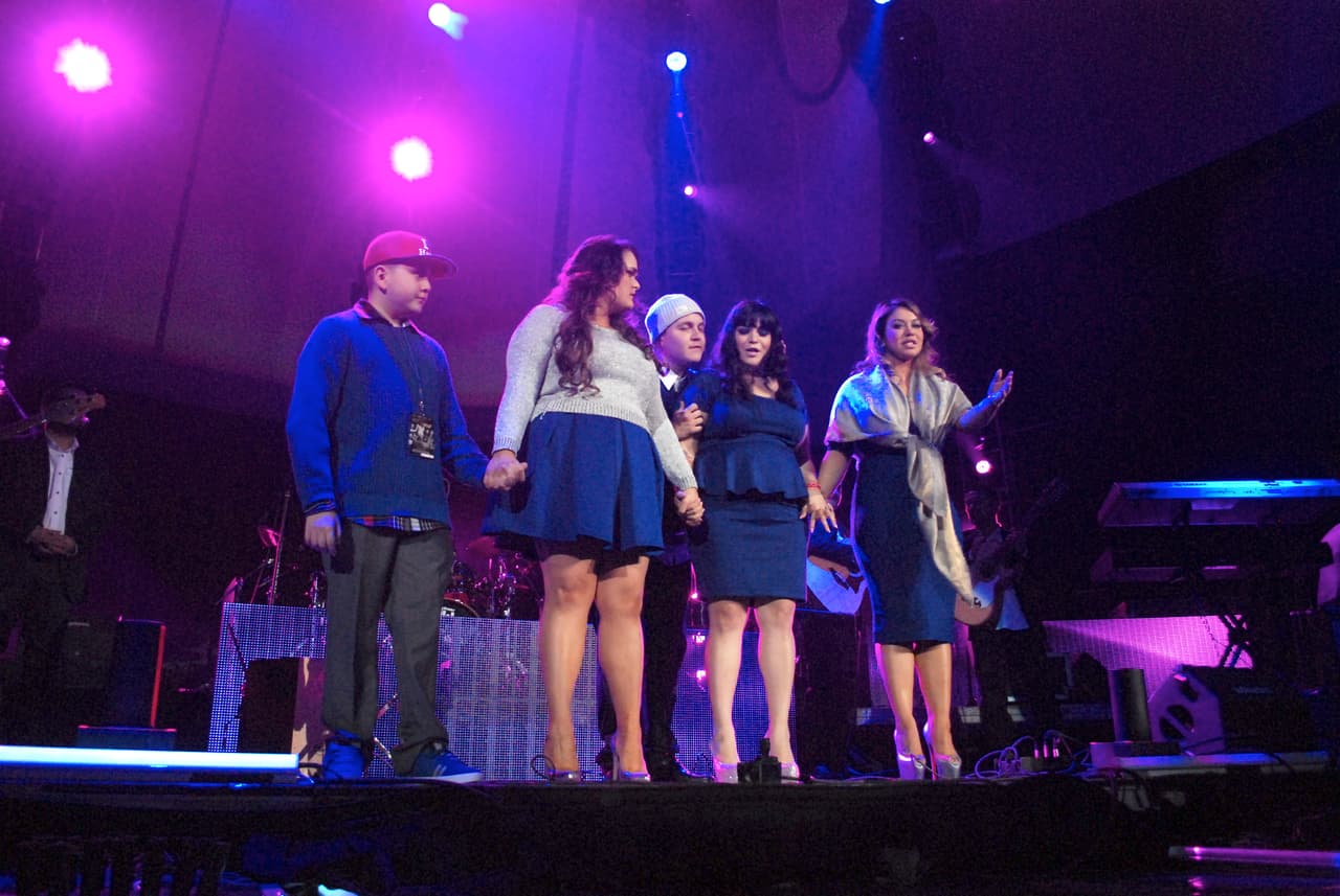 Ellos se han encargado de mantener viva la memoria de su madre y Chiquis Rivera le sigue los pasos.