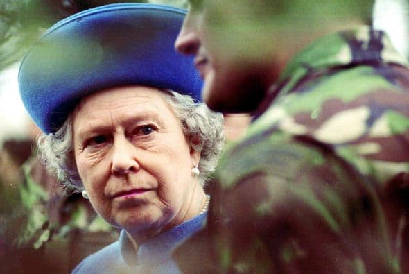 También vivió el terrorismo del Ejército Republicano Irlandés (IRA), el florecimiento de las letras y las artes y, también, tragedias familiares, como la muerte de Diana de Gales.