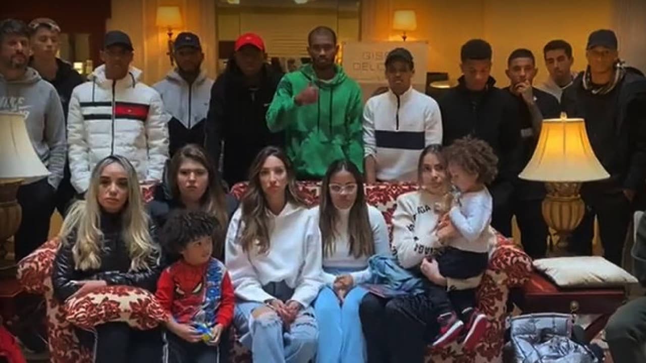 Jugadores brasileños en Ucrania se reunieron con sus familias pidiendo apoyo para que puedan salir de Ucrania.