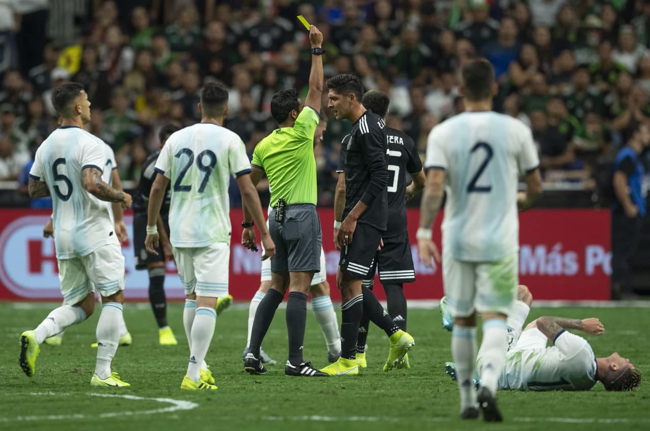 Los amonestados del encuentro por México: Álvarez, Herrera, Lozano y Salcedo; por Argentina: Rojo, Acuña, De Paul y Paredes.