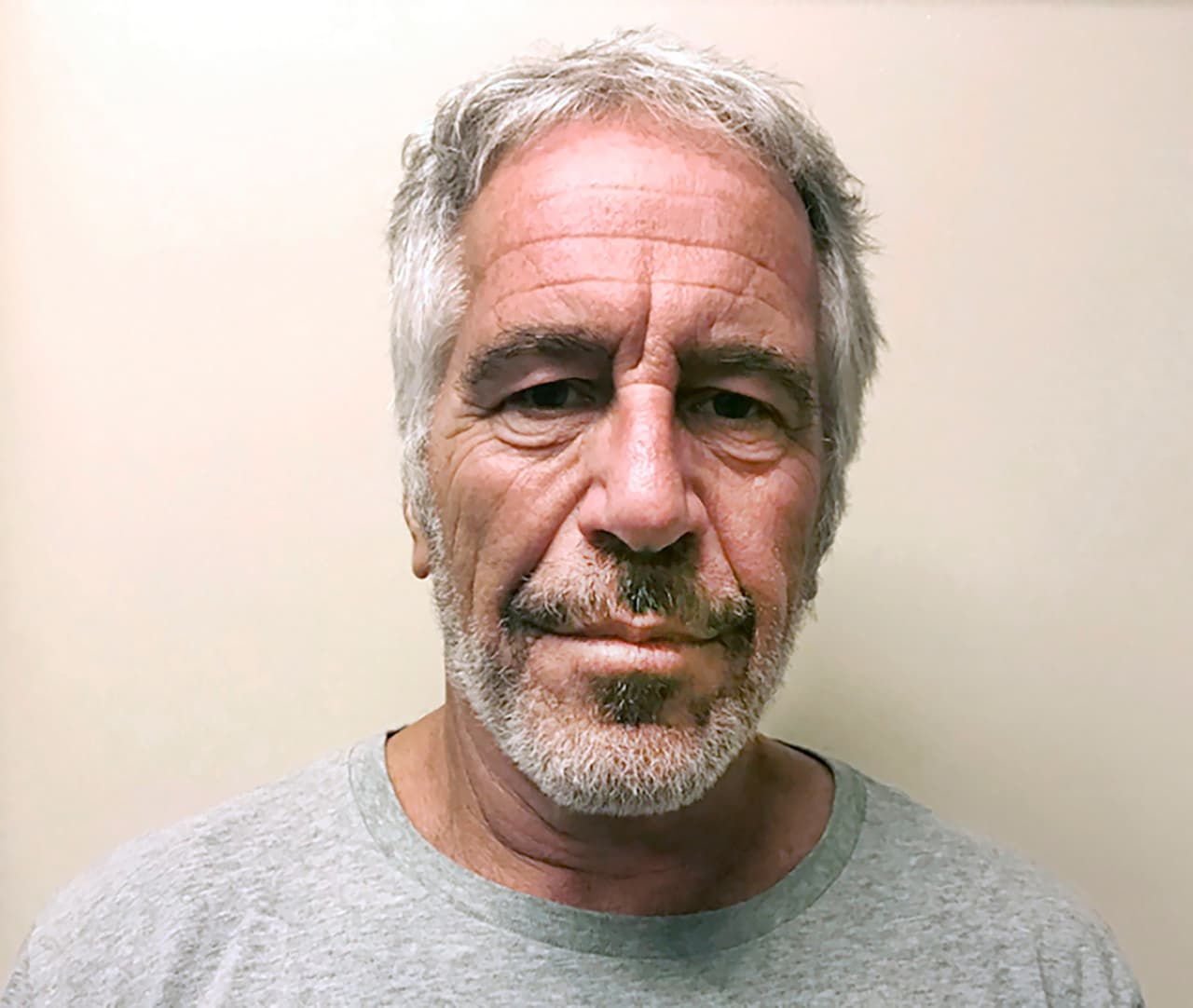 Por qué el banco JP Morgan Chase pagará $290 millones a mujeres de las que abusó sexualmente Jeffrey Epstein 