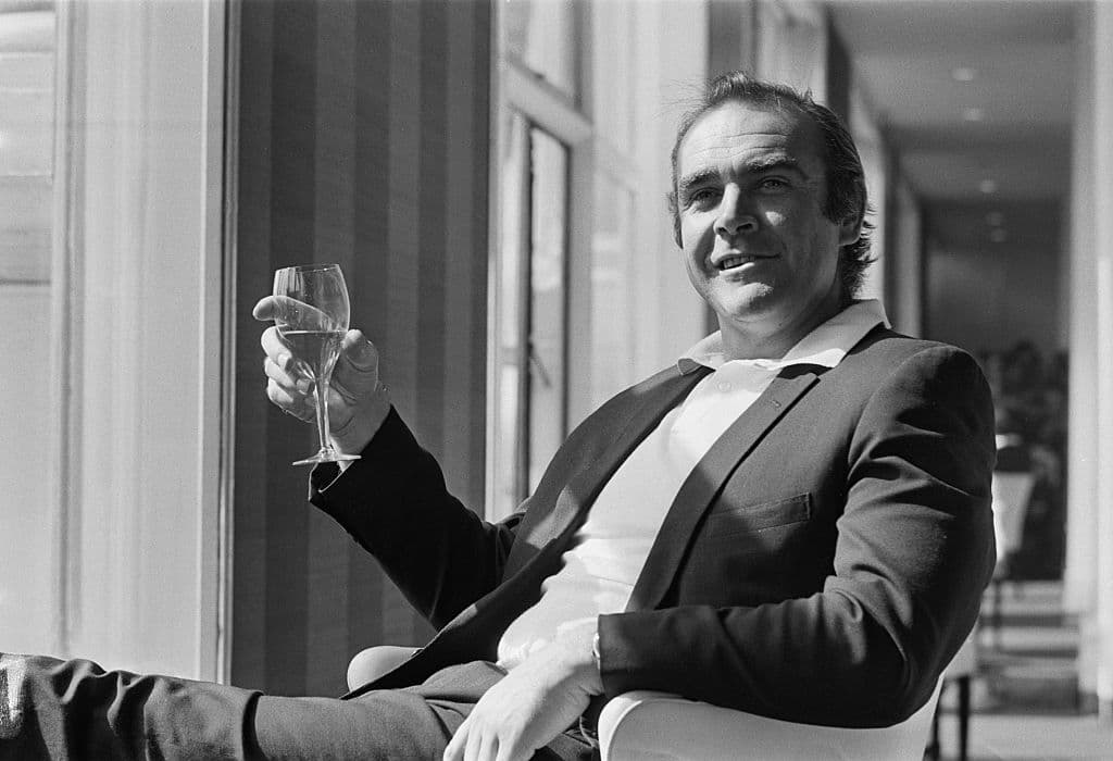 Thomas Sean Connery nació el 25 de agosto de 1930 en Edimburgo, Reino Unido.
