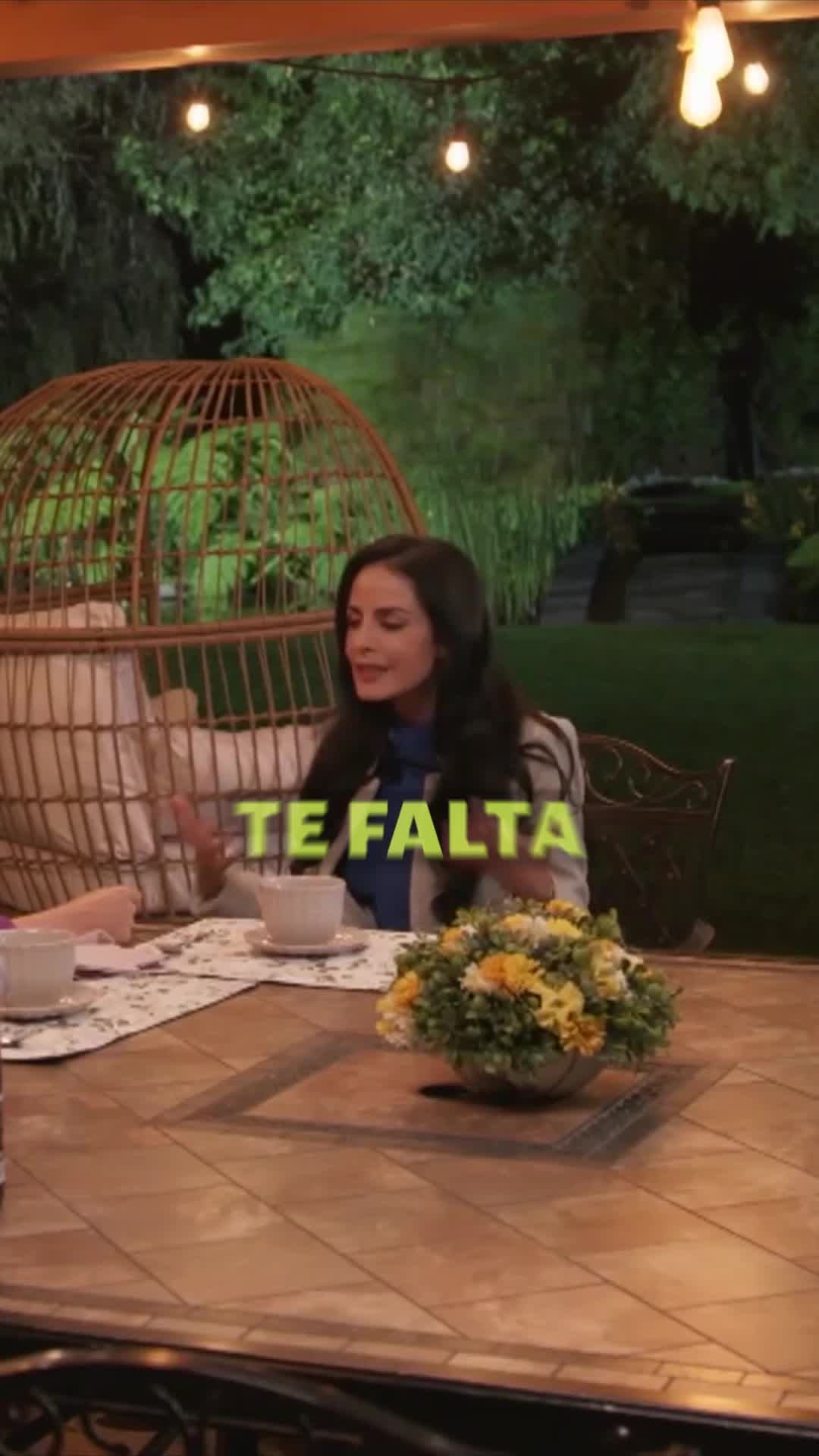 Karen le advierte a Daniela de las intensiones de Úrsula