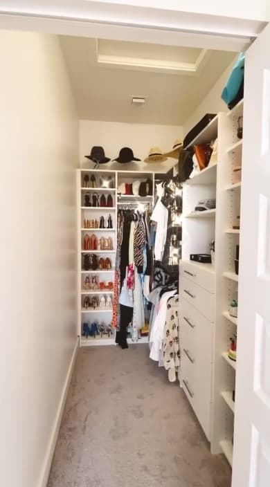 A mediados de octubre, Jessi nos mostró el proceso de transformación de su clóset y este fue el resultado.