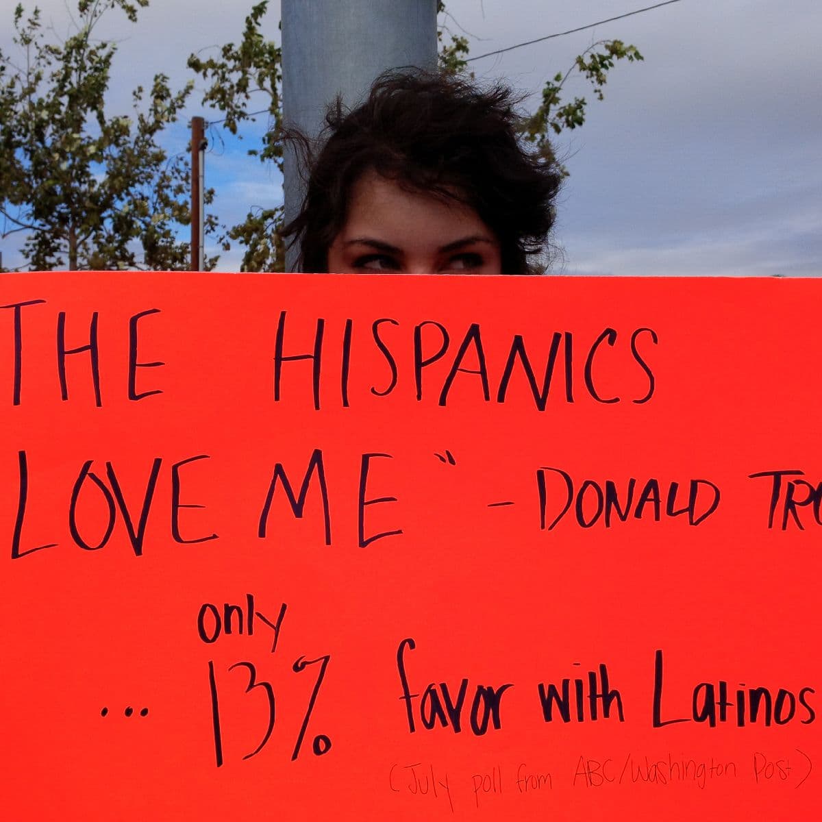 Activistas se dieron cita en Long Beach donde Trump presentó un discurso sobre la seguridad nacional.