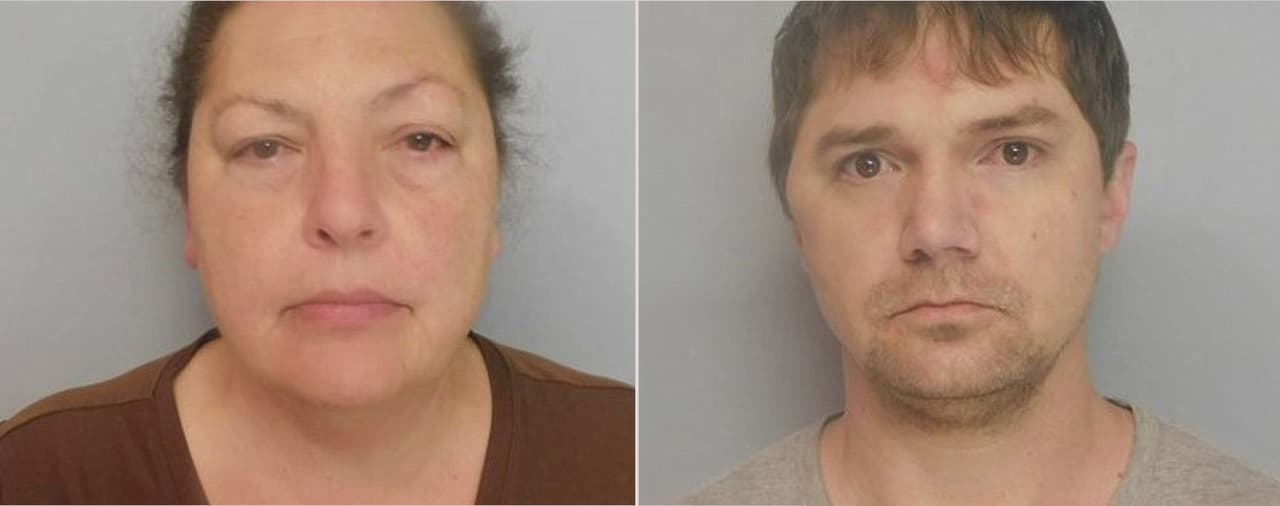 Arrestan a la dueña de un salón de masajes en Gainesville y dos de sus empleados por agresión sexual