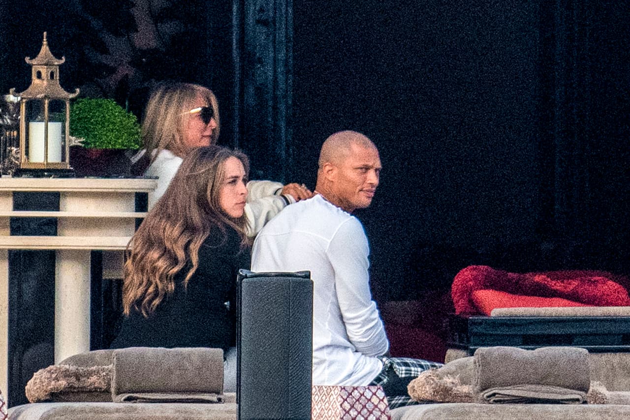 Chloe Green, por su parte, se dio a conocer entre los latinos en el 2013, por su corta relación con el salsero 
<b><a href="http://www.univision.com/temas/marc-anthony">Marc Anthony</a></b>.