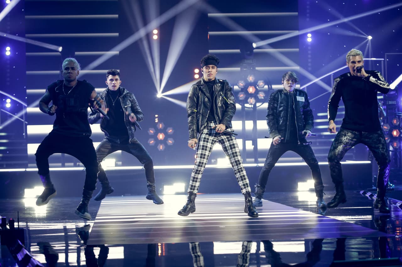 Finalmente llegó el turno de CNCO, que se encargaron del número de cierre.