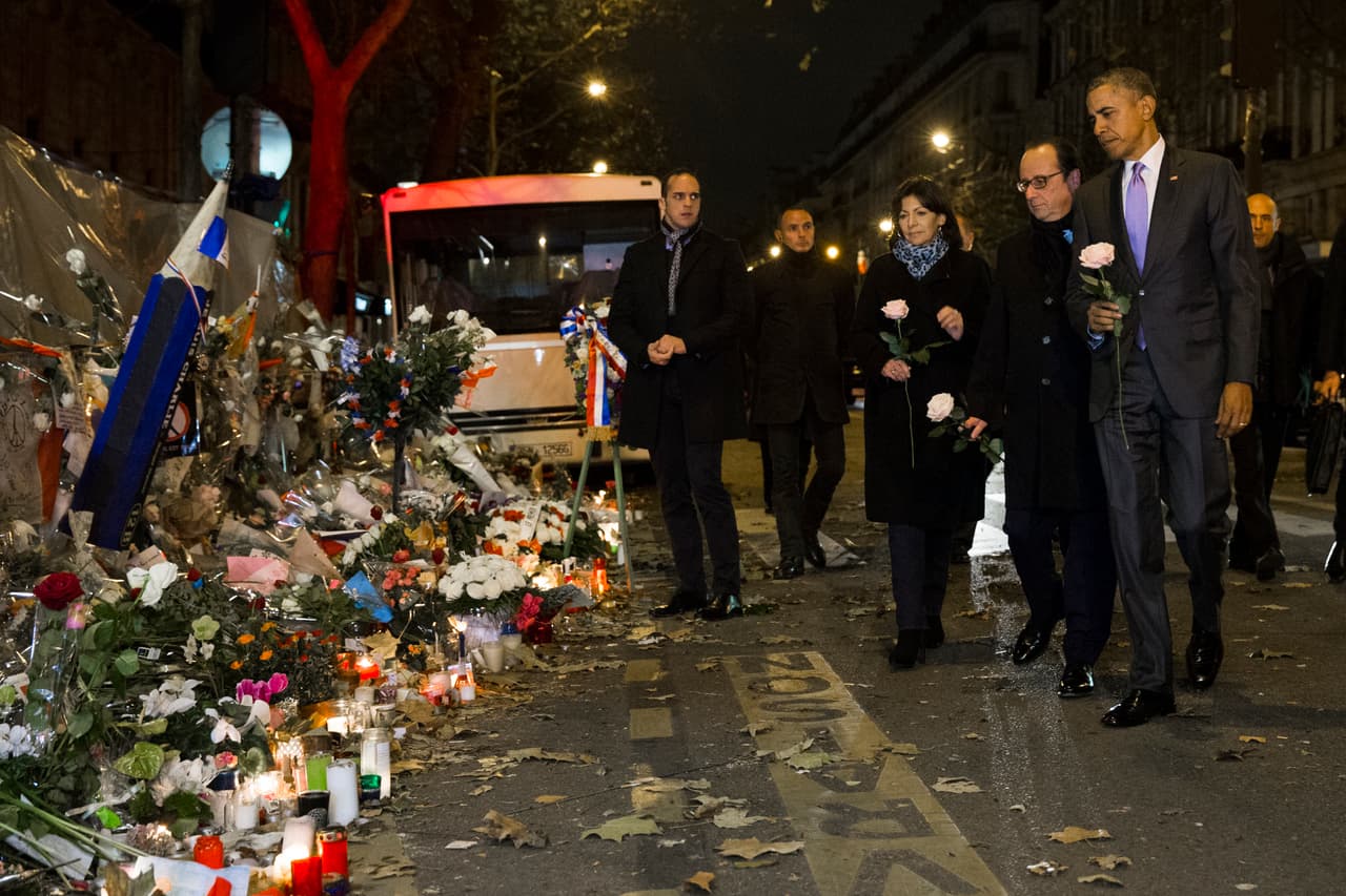 Barack Obama rinde tributo a las víctimas de París en la sala de conciertos Bataclan