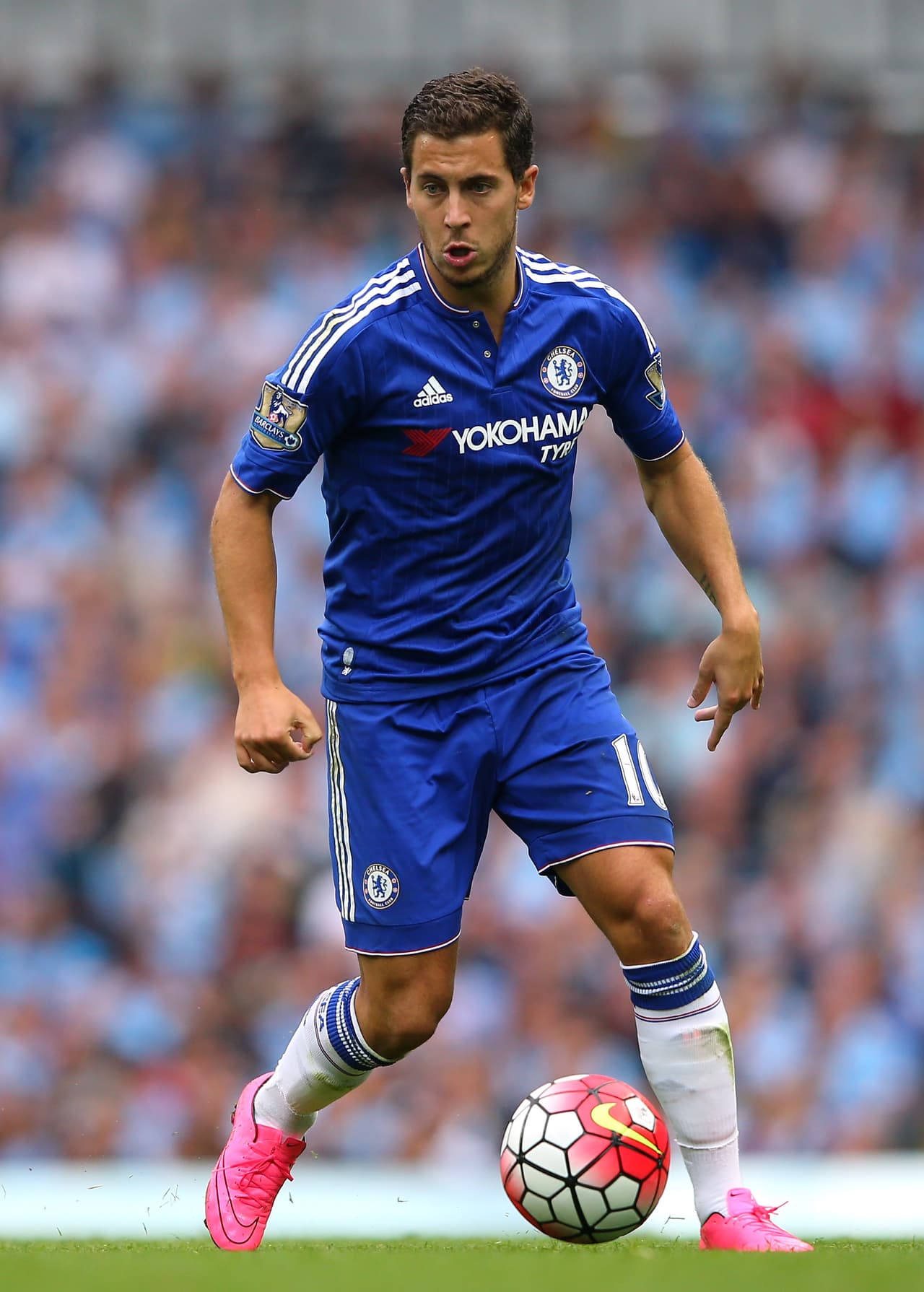 Otra demarcación que buscará fortalecer el Madrid es la de creativo, '10' o generador de juego y el máximo exponente es el belga Eden Hazard del Chelsea. El talentoso jugador de los 'Blues' ha sido criticado ahora en la Premier y parece decidido a abandonar Inglaterra al saberse deseado por los merengues. Es un crack en toda la extensión de la palabra y el tipo de futbolista que gusta a Florentino pues puede cambiar un partido con una genialidad.