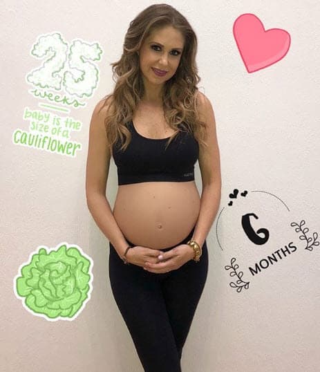 Respecto a ponerle su nombre, Ingrid contestó: “No me gusta nada mi nombre, nunca me ha gustado. Si me hubieran dicho cuando nací, ‘te vas a llamar Ingrid’, yo hubiera llorado mucho. Me parece un nombre muy fuerte, siento que no tiene nada que ver con mi personalidad, a menos que Rodri diga lo contrario”.
<br>