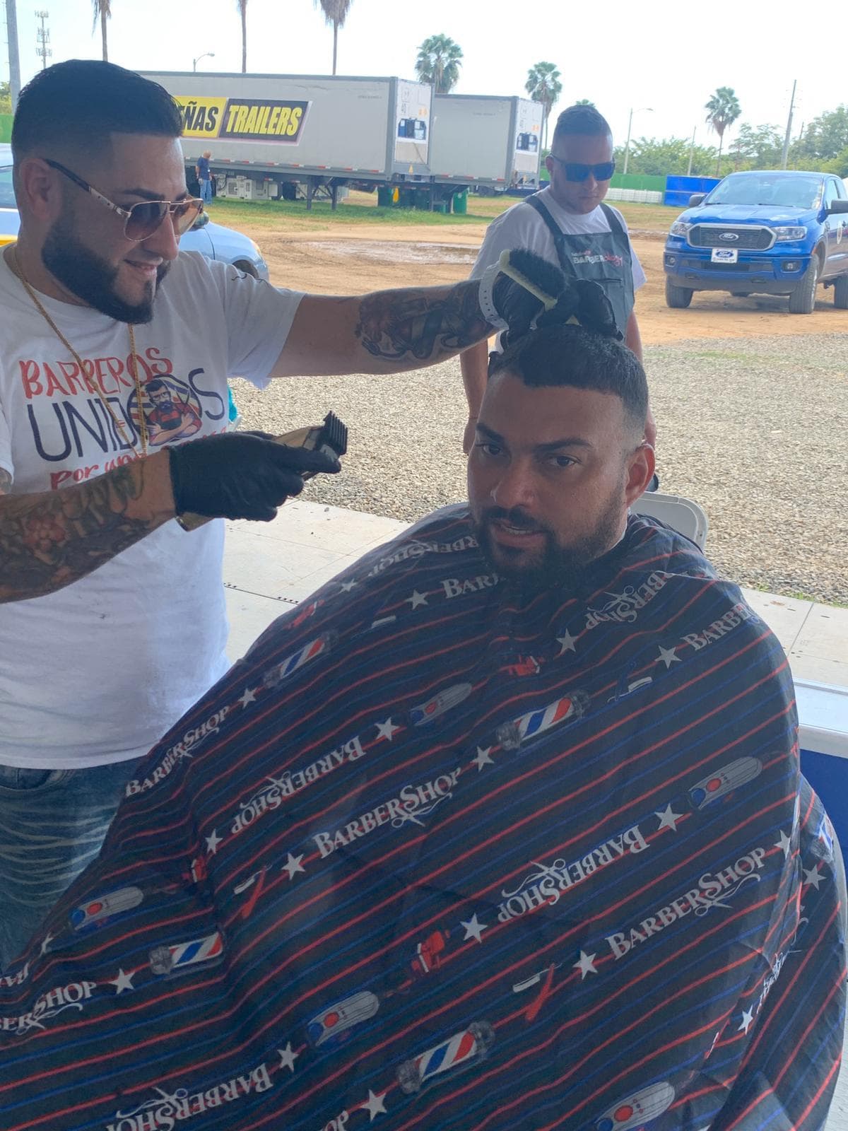 "Gracias a Dios por este día, hoy estuvimos impactando el municipio de Guayanilla en donde fue el segundo evento de "BARBEROS UNIDOS POR UNA CAUSA", escribió Joel Ortíz en su cuenta de Facebook, uno de los barberos participantes