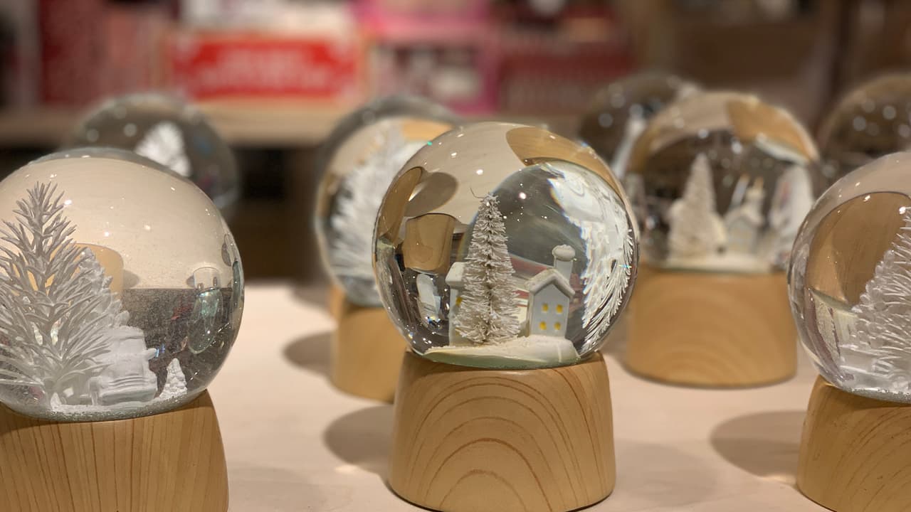 <b>Guarda las facturas: </b>Te servirán para hacer un cambio, y algunas para el 
<a href="https://www.univision.com/local/houston-kxln/despeja-tus-dudas-del-proximo-cheque-del-credito-tributario-por-hijos-video">Servicio de Rentas Internas</a> (IRS) al momento de declarar impuestos.