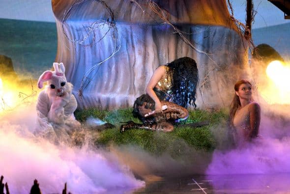 La espectacular Nicki Minaj recibió su reconocimiento como mejor artista 'Hip- Hop' del año, pero también demostró que es la reina de las proporciones y la seducción. ¿Quieres ver más? Las fotos más divertidas del entretenimiento aquí