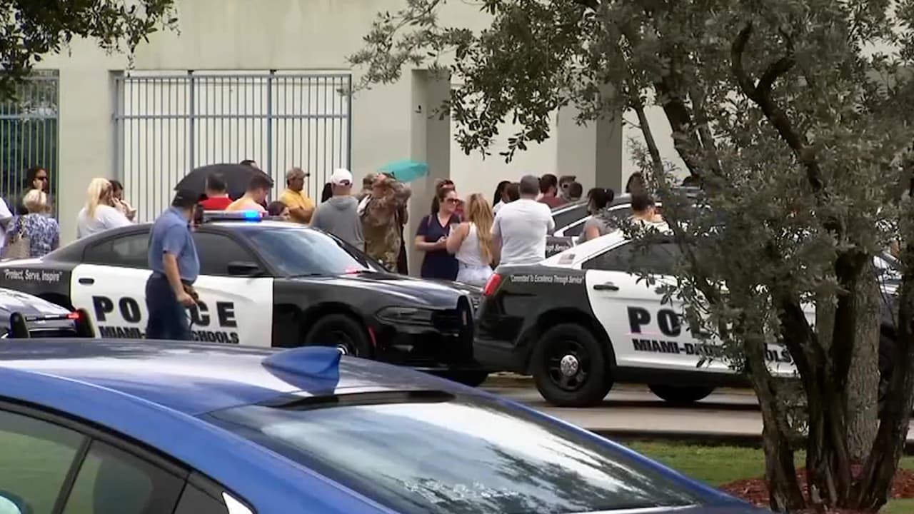 Arrestan a estudiante de 13 años por amenazar varias escuelas en Miami-Dade: enfrenta 10 cargos