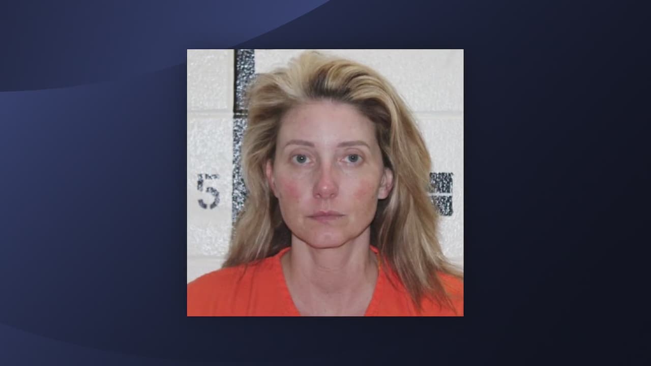 Empleada de escuela de Georgia se declara culpable de sostener una relación sexual con un menor   