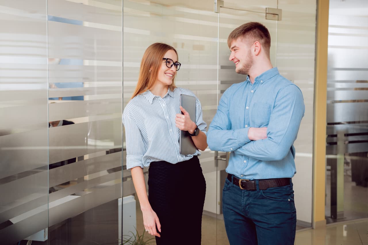 Tienes una tendencia a decir cosas inadecuadas en este mes en una reunión de negocios, hablar más de la cuenta y ponerte en situaciones embarazosas. Sé discreto en todo momento.