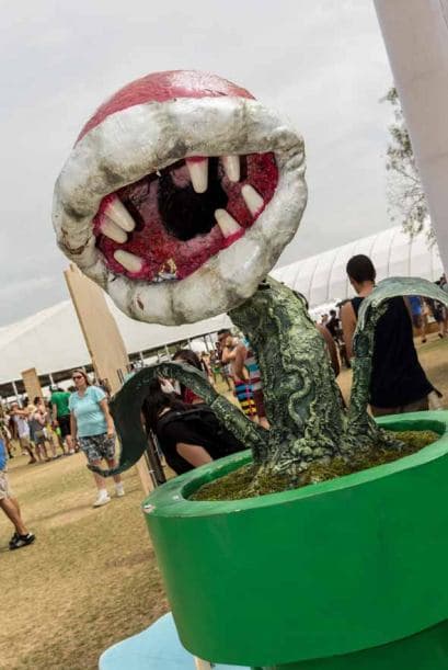 El festival de Coachella cerró su edición 2014 con los más divertidos estilos y hasta con tono tradicional y espiritual. Esta galería lo demuestra desde conejos de pascua, súper héroes y hasta celebridades irreconocibles. ¿Quieres ver más?: Las fotos que no te puedes perder