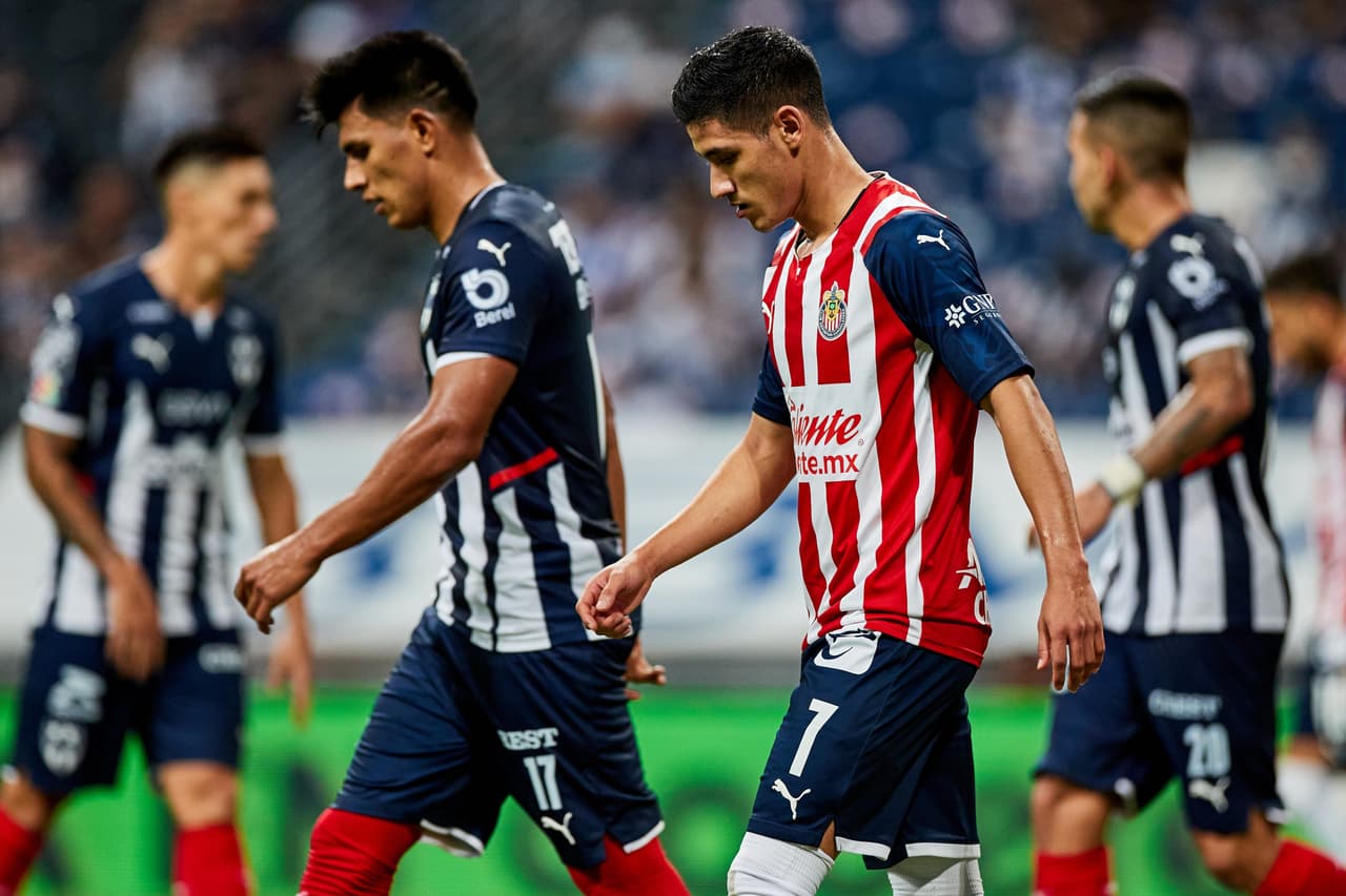 Chivas y Rayados no pudieron hacerse daño en un partido que tuvo llegadas, pero también dos equipos que por momento priorizaron defenderse que buscar la victoria en el marco de la Jornada 6.