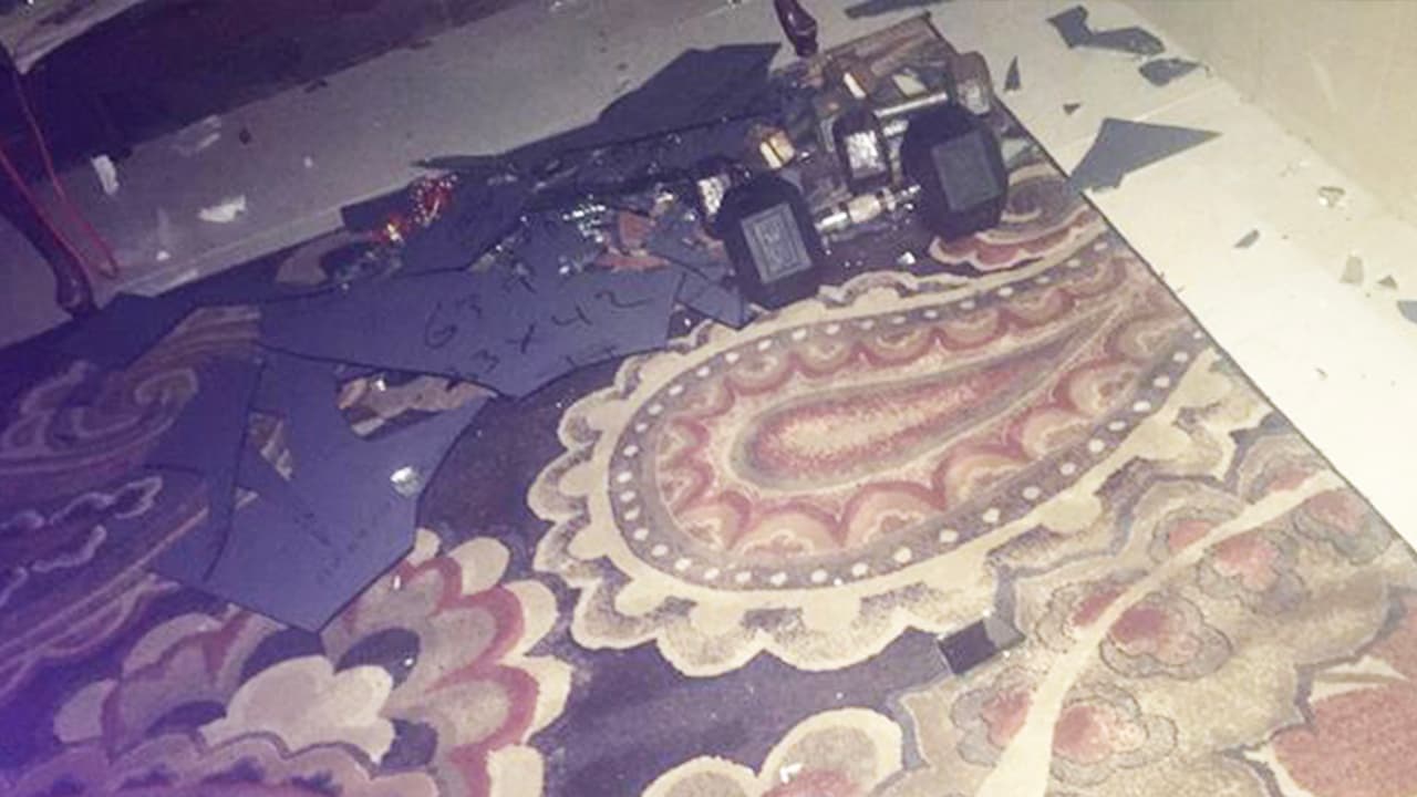 Mónica Portillo nos compartió esta fotografía donde se observan objetos rotos dentro de su casa en el área de las calles Clay y Gessner.