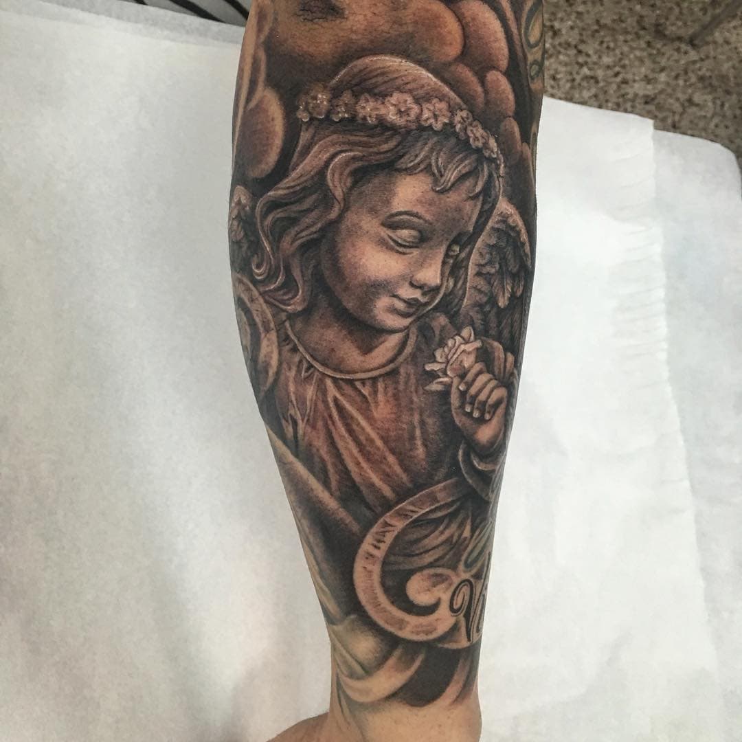 El cantante se tatuó a su hija Victoria en el brazo el día miércoles.