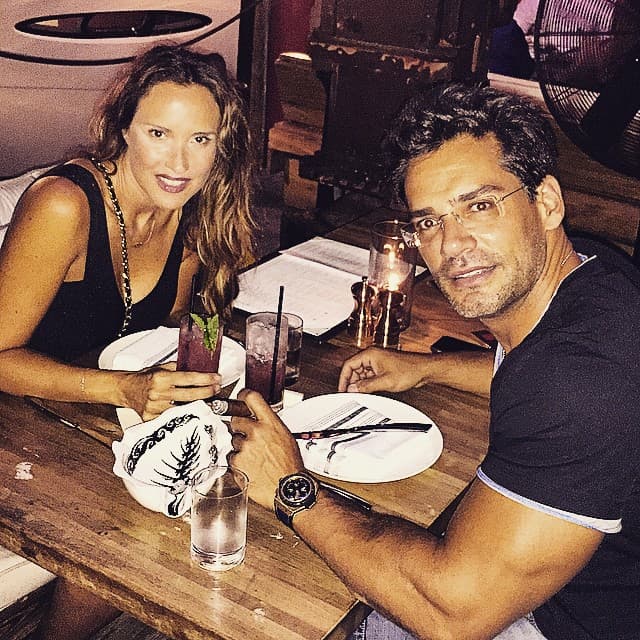 La pareja contrajo matrimonio el 5 de enero de 2002, así que llevan 15 años juntos y siguen muy enamorados.