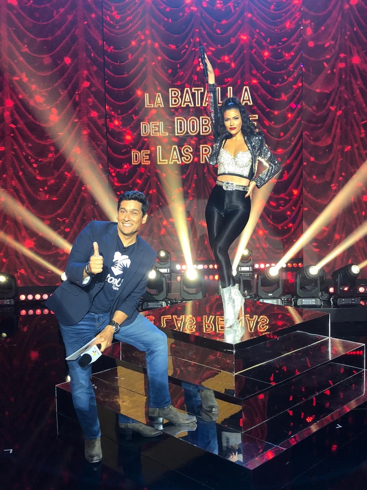 Tras la actuación de Migbelis Castellanos siguió el turno de Ana Patricia Gámez. La reina de NBL 2010 se presentó como Selena.