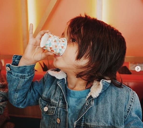 "Recientemente hemos tenido confirmación de que nuestro hijo de 5 años, Johnny Crisstopher, ha recaído con LLA
<b> </b>(leucemia linfoblástica aguda). Si bien 
<b><a href="https://www.univision.com/entretenimiento/criss-angel-explota-contra-belinda-y-la-llama-maestra-del-engano" target="_blank">estamos devastados</a></b> por esta inesperada noticia, creemos que pronto volverá a la remisión", dijo.
<br>