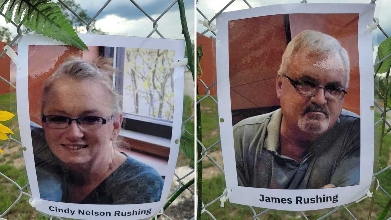 En la reja de un lote junto al río se colocaron las imágenes de las víctimas mortales y de las personas que aún no han sido encontradas.
<br>