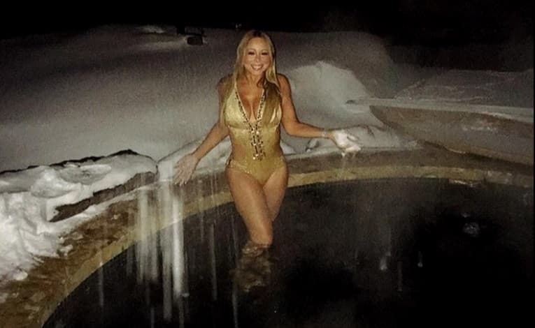 Mariah Carey desafió a la gravedad y al invierno, al revelar este bikinazo espectacular con el que presume sus curvas a sus 46 años. La cantante 'envió su amor' a sus fans desde Aspen.