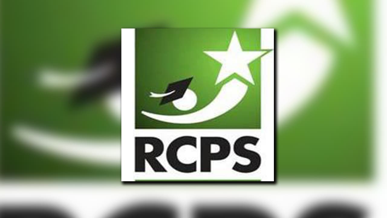 Distrito Escolar del Condado El distrito aún está formulando un plan de retorno para los estudiantes basado en las respuestas compiladas por los padres, el personal docente y el personal.
<br>
<br>Sin embargo, ha publicado un
<a href="https://www.rockdaleschools.org/cms/One.aspx?portalId=136388&pageId=43468030" target="_blank">calendario revisado</a> para el año escolar 2020-21.
<br>
<br>"Este calendario nos brinda más tiempo para prepararnos y considerar los comentarios de las partes interesadas, la orientación de los funcionarios de salud y la gran cantidad de desafíos como el examen de salud, el distanciamiento social, el aumento de los protocolos de limpieza y la posibilidad de futuros cierres de escuelas", dijo el distrito.
<br>
<br>El horario revisado incluye una fecha de inicio del 8 de septiembre.