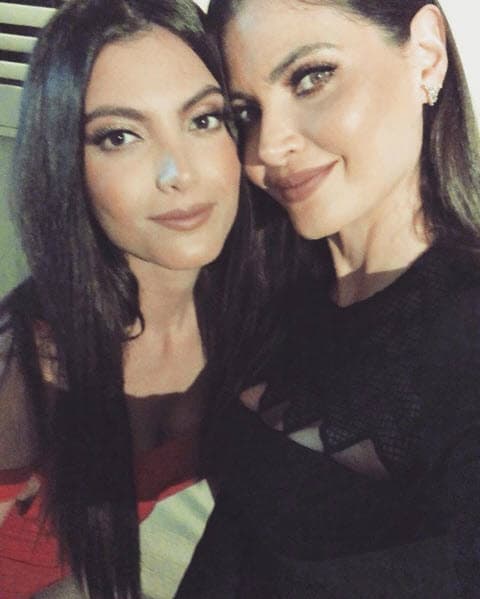 Siguió: "Estoy convencida que los hijos ¡son los mejores maestros! Ella me ha enseñado la importancia de no aceptar un 'no' por respuesta, de ser 'una terca profesional' para lograr todo lo que quiere. Me llena de orgullo ver cómo creció preparándose para ir por sus sueños, mudarse de ciudad y aceptar ciertos sacrificios para poder lograr sus metas".