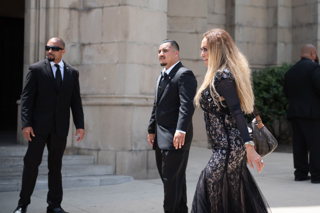 Los asistentes desfilaron con todo tipo de atuendos y colores.