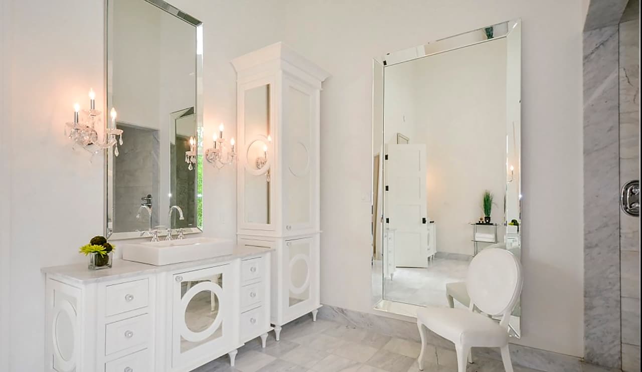 Y aunque los fans de la pareja consideraron que era muy pronto para comprometerse, Justin y Hailey se han tomado las cosas con calma, pues de acuerdo con la revista People, los jóvenes decidieron prolongar aun más los preparativos de su enlace matrimonial.