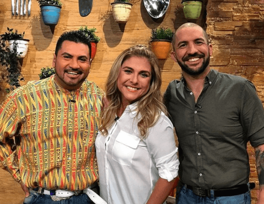 Junto a ella, Gustavo Chávez 'El Chile Mayor' y Miguel Rebolledo prometieron poner a cocinar a todos en la hora más sabrosa de la televisión.