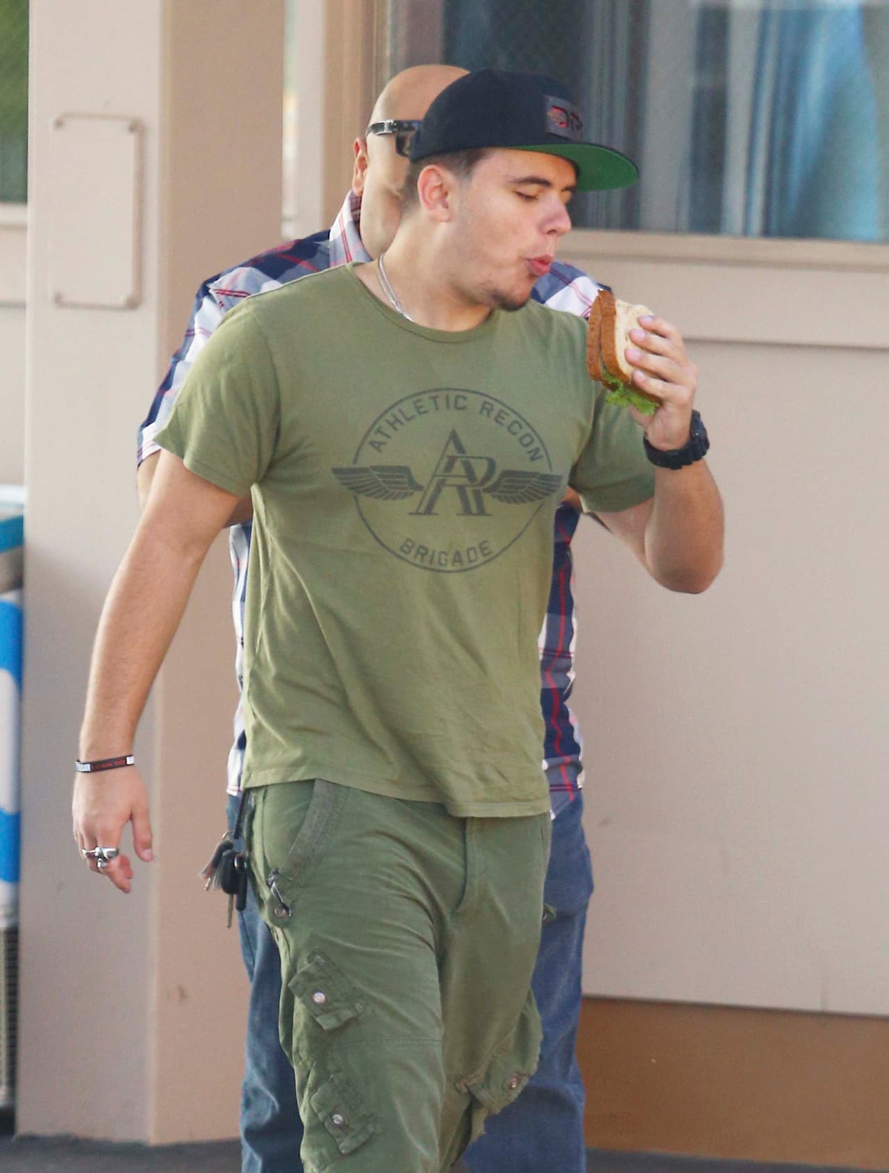 En ningún momento, el ya no tan pequeño Jackson dejó de ver a su apetitoso sandwich.