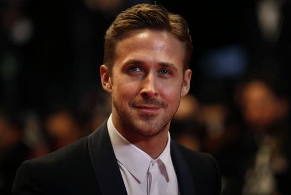 Este galán, es otro orgulloso padre que va a festejar.