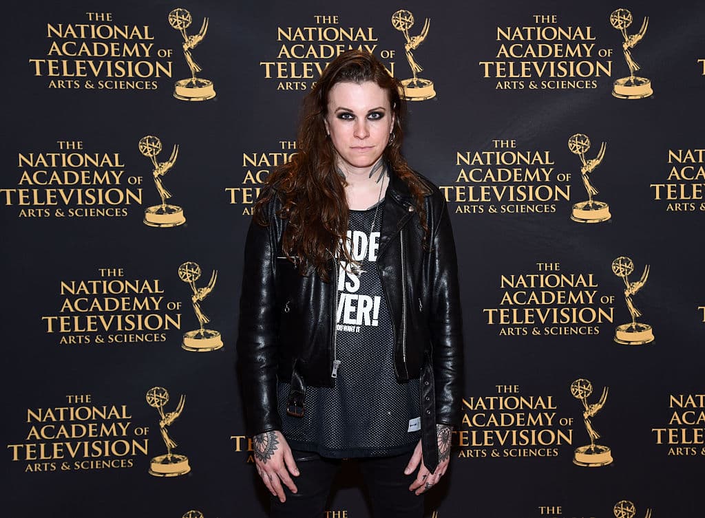 <b>Tom Gabel/Laura Jane Grace</b>: en 2012 decidió cambiar de sexo. Laura Jane Grace, en una entrevista al Washington Post dijo, "si eres increíble en lo que haces y si eres una buena persona, eso es lo que va a persistir".