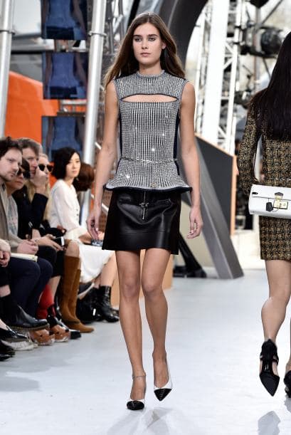 El poder de la falda es la estrella del look, sumado a la abertura muy sutil. Un poco de provocación en ocasiones funciona.