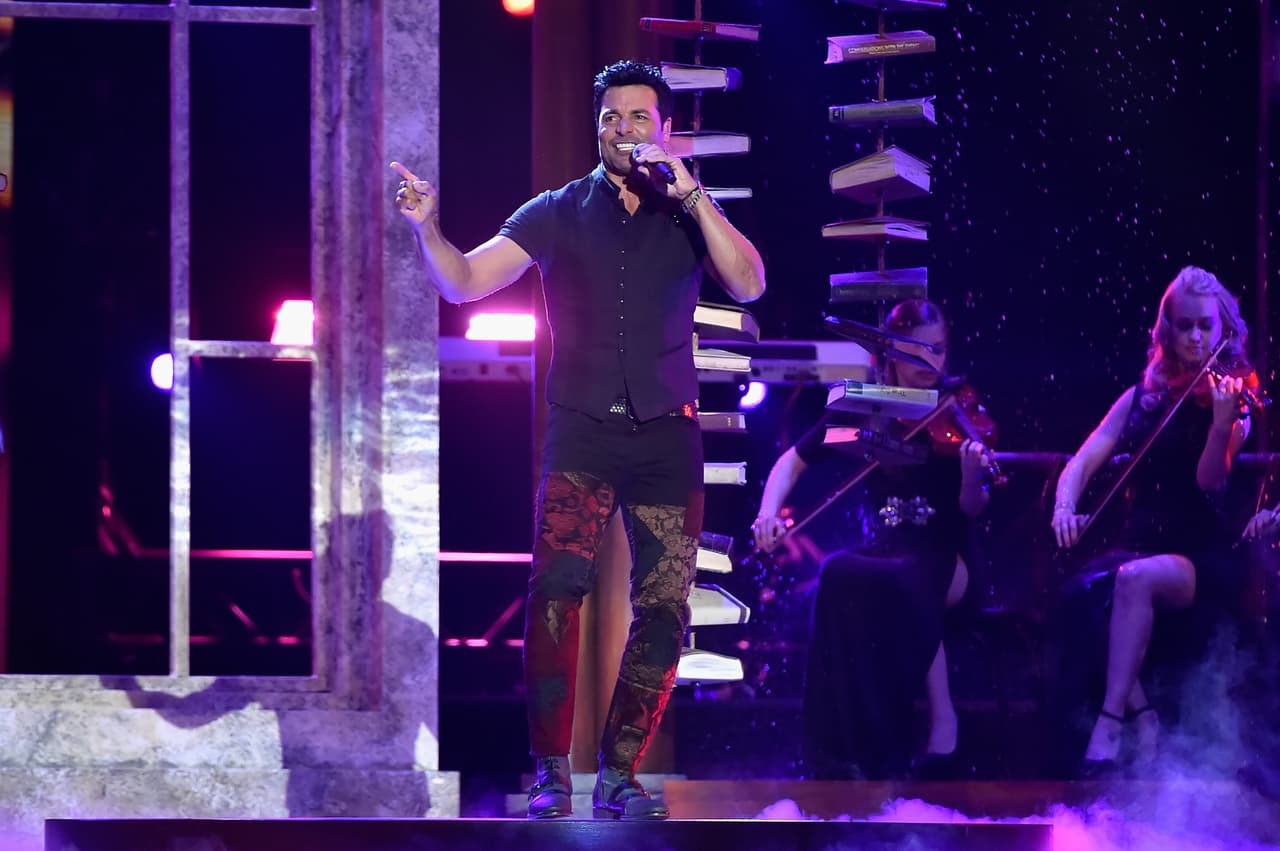 Ese año ganó tres galardones: 'El Mejor Estilo', '¡Está Buenísimo!' y ¡Qué Rico se Mueve!'. A sus 52 años continúa siendo un gran ídolo. Ahora, sus fans le siguen los pasos en las redes sociales.