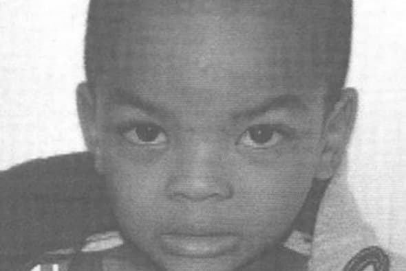 Menor de edad hallado solo en una playa de Chicago ya se reencontró con su familia