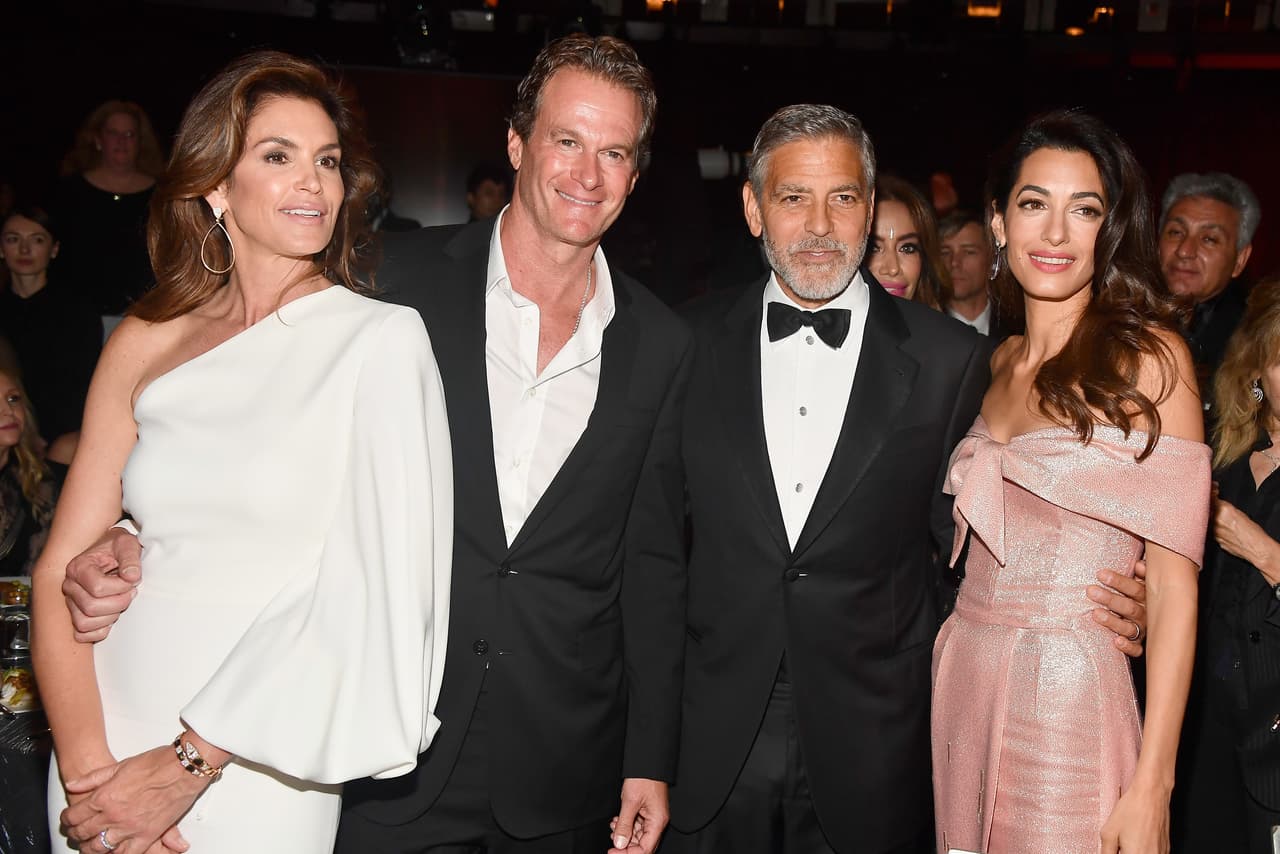 “Abrimos las maletas y vimos muchos billetes de 20 dólares que sumaban un millón de dólares. Nosotros éramos 14, así que había 14 millones de dólares repartidos en aquella cena”, indicó Gerber en la entrevista.