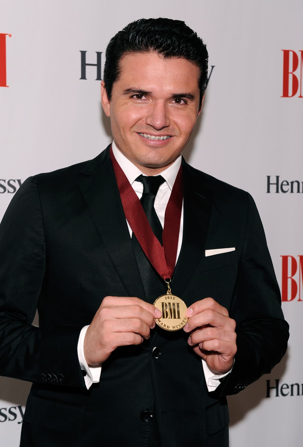 Por el mismo medio, el intérprete anunció que cancelarían su presentación: "Hoy se cancela nuestra presentación en Tlaxcala para que estén enterados nuestros fans y público general".