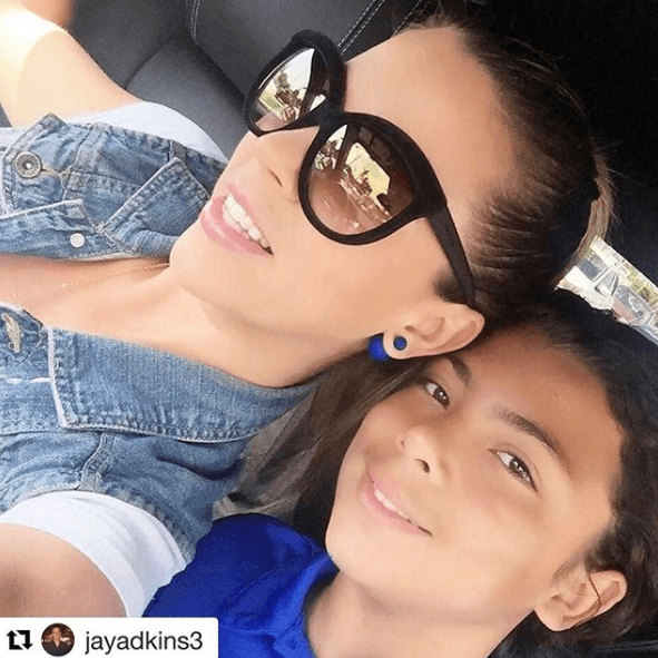 Al referirse al padre de su hijo Cristian, Ximena menciona que el actor se preocupa por ella y viceversa. "Al final somos familia, es el hombre que voy a ver toda mi vida porque es el papá de mi hijo y, además, es un gran papá", declaró la actriz en la revista People en Español.