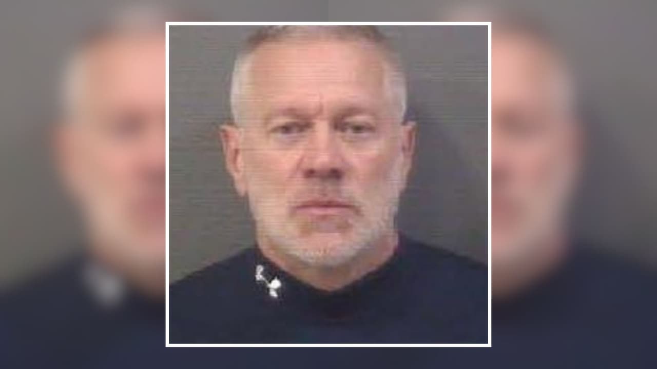 Cómo una cita de Tinder entre una joven y un profesor universitario de Texas terminó en un abuso sexual