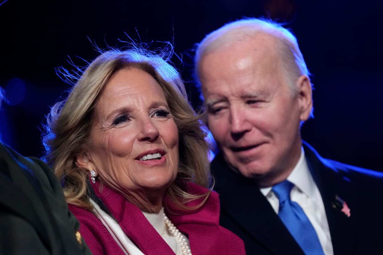 “Recordemos lo bendecidos que somos como estadounidenses por el regalo que es nuestra nación”, agregó.